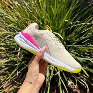 Clove Womens Healthcare Lemon and Clove Pink Sneaker Sz 7.5